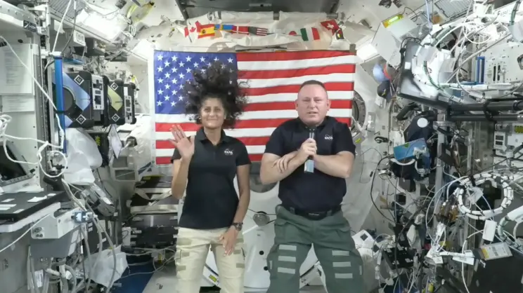 2 Astronauts in a space ship